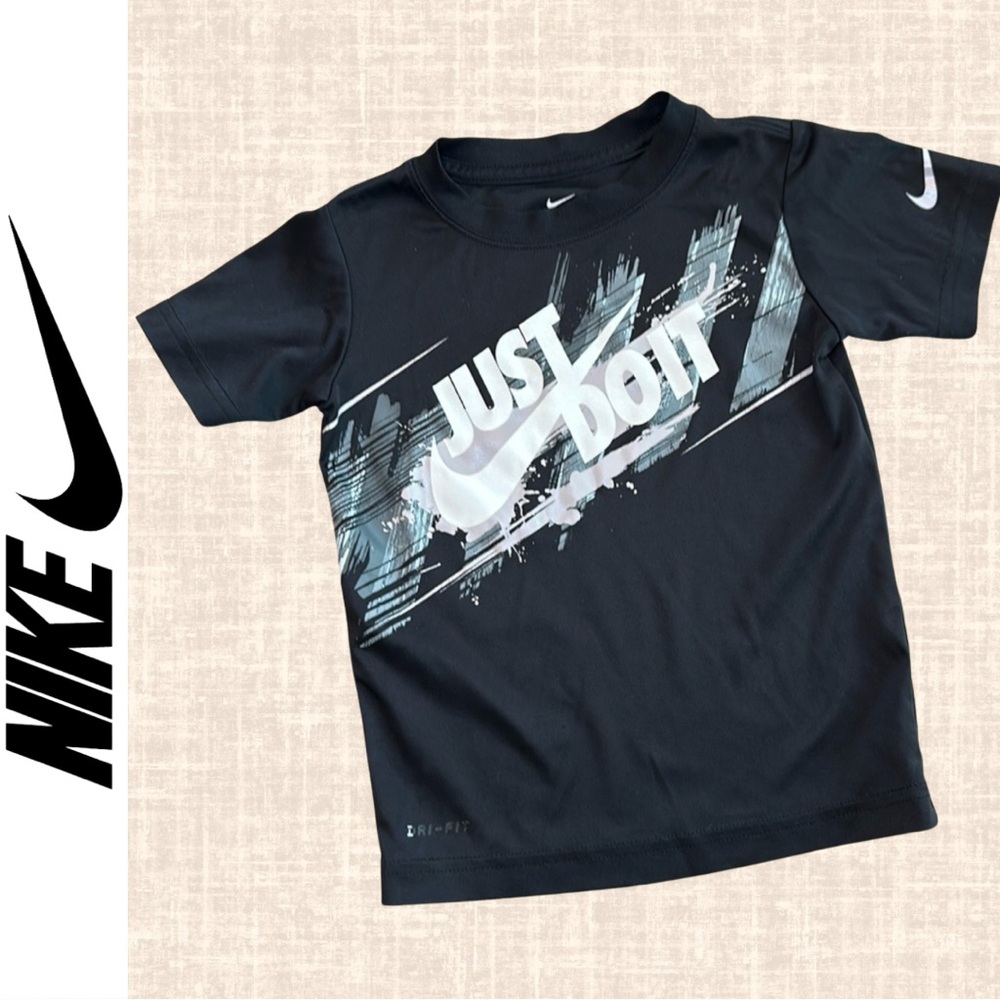 Nike Boy’s Black "Just Do It" Dri Fit Short Sleeve Tee / Size 4 Youth